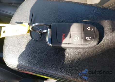 2019 Jeep Compass Latitude 4X4 z USA, uszkodzony, nr VIN 3C4NJDBB0KT850807